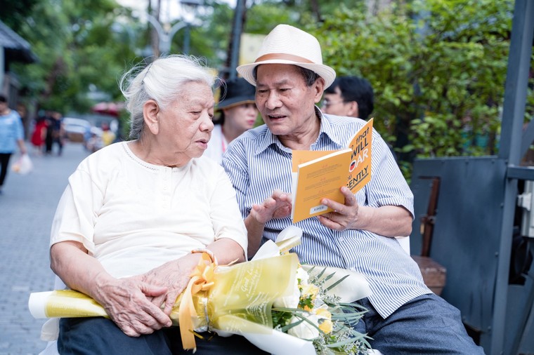 Ra mắt cuốn sách đầu tay được viết bằng Tiếng Anh của học sinh Vinchool ảnh 5