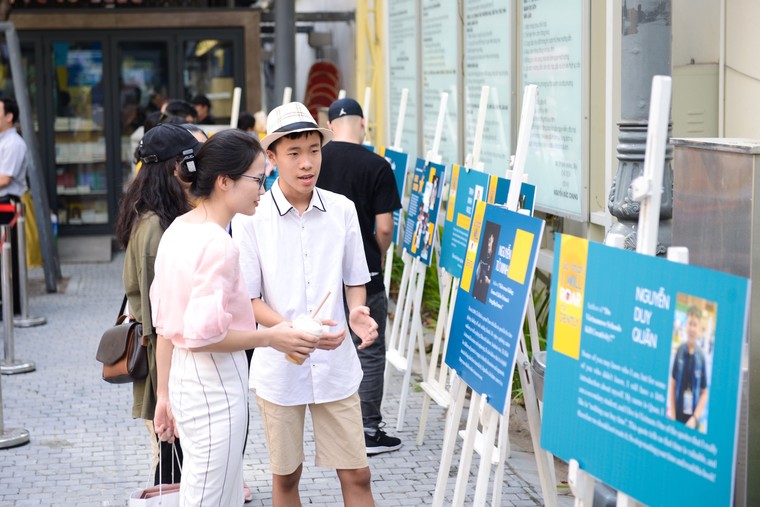 Ra mắt cuốn sách đầu tay được viết bằng Tiếng Anh của học sinh Vinchool ảnh 4