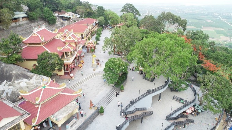 Chiêm ngưỡng vẻ đẹp miền biên viễn từ nóc nhà Đông Nam Bộ ảnh 6