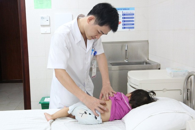 Hi hữu: Bé gái có 3 quả thận và 3 ống niệu quản ảnh 1