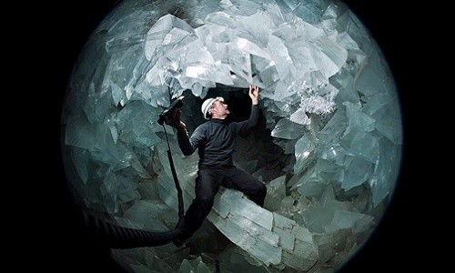 Bộ phim “Trái đất đã tạo ra những cây cột pha lê như thế nào” vào...?