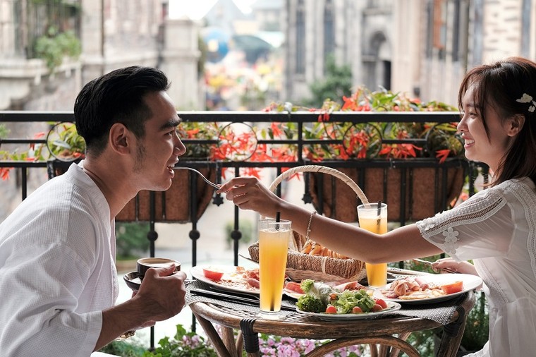 Đi Đà Nẵng hè này, chọn ngay ưu đãi hot từ khách sạn lãng mạn trên đỉnh Bà Nà ảnh 3