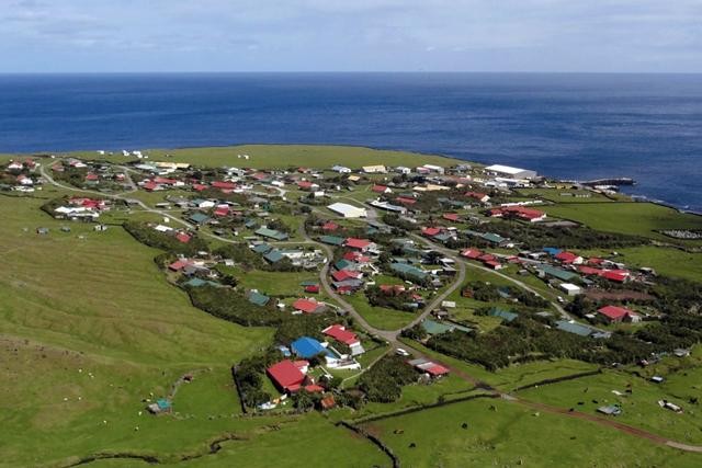 Tristan Da Cunha có cư dân sinh sống?
