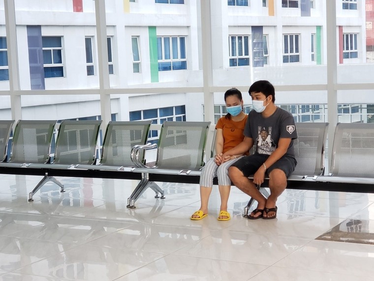 Những hình ảnh đầu tiên về ca đại phẫu tách rời cặp song sinh phức tạp nhất Việt Nam ảnh 7