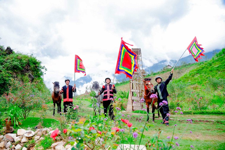 Rủ nhau lên Sapa ‘ướp lạnh’ mùa hè, xem 'Vó ngựa trên mây' ảnh 5