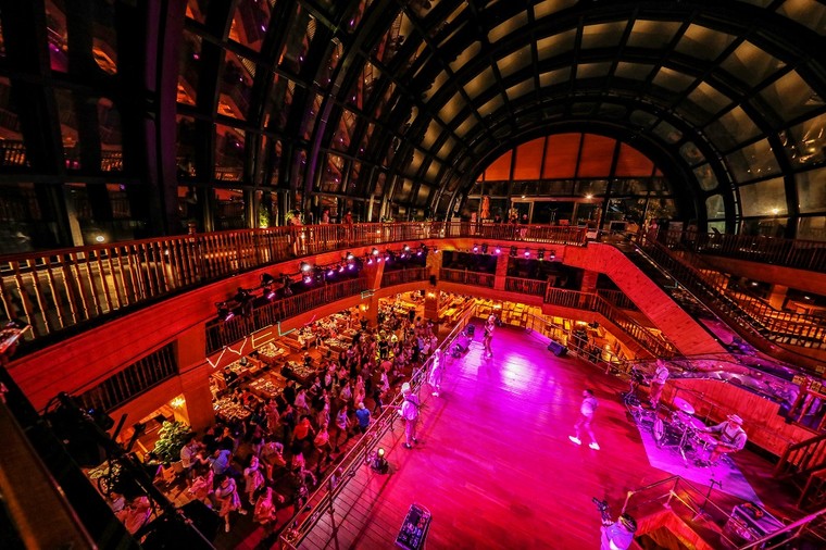 Phát triển kinh tế đêm để giữ chân 'buộc' du khách phải tiêu tiền ảnh 3