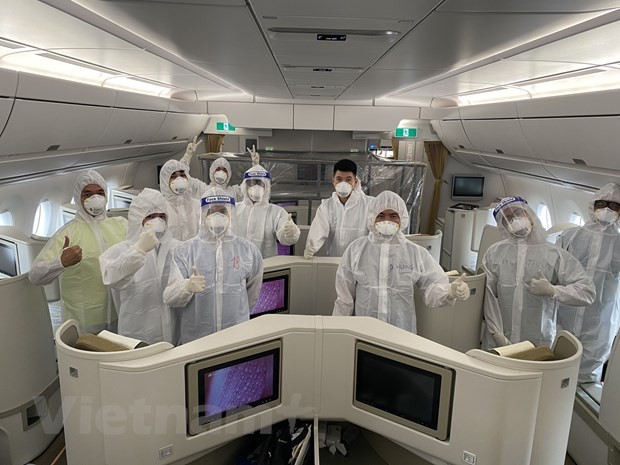 37 giờ trên chuyến bay Guinea Xích Đạo đưa công dân Việt về nước ảnh 1