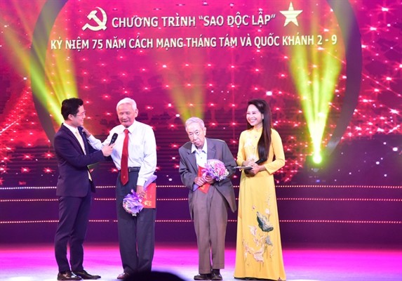 Chương trình 'Sao Độc lập' kỷ niệm 75 năm Cách mạng Tháng Tám ảnh 2