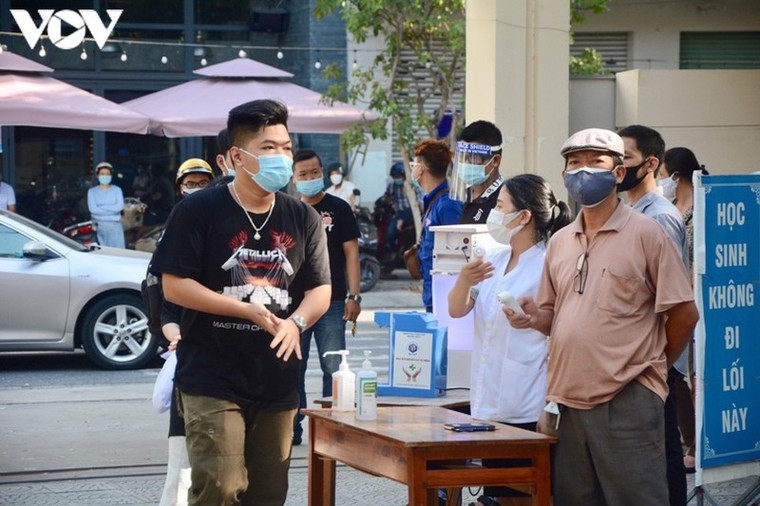 Đà Nẵng xét nghiệm Covid-19 cho gần 11.000 thí sinh thi tốt nghiệp THPT đợt 2 ảnh 2