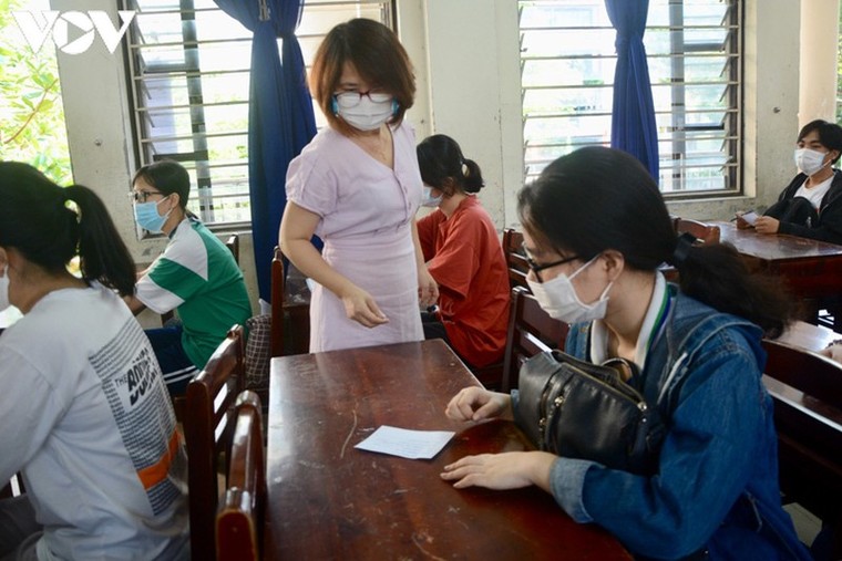 Đà Nẵng xét nghiệm Covid-19 cho gần 11.000 thí sinh thi tốt nghiệp THPT đợt 2 ảnh 3