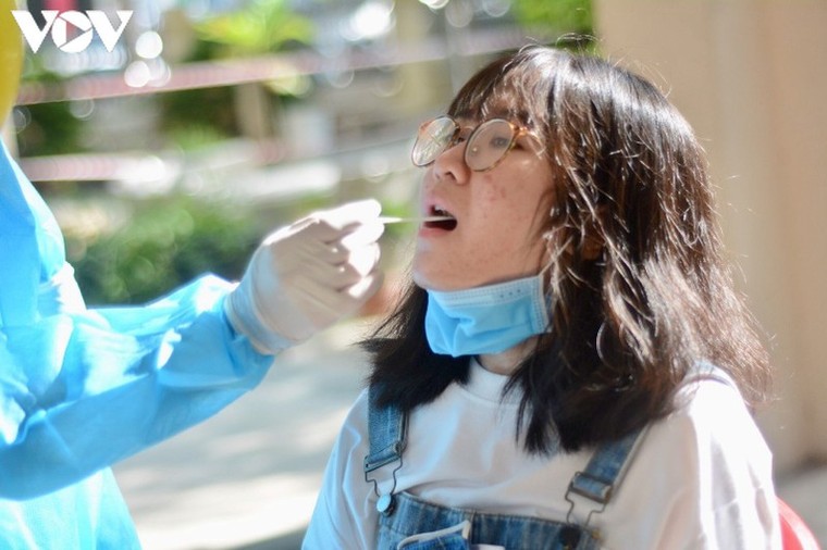 Đà Nẵng xét nghiệm Covid-19 cho gần 11.000 thí sinh thi tốt nghiệp THPT đợt 2 ảnh 4