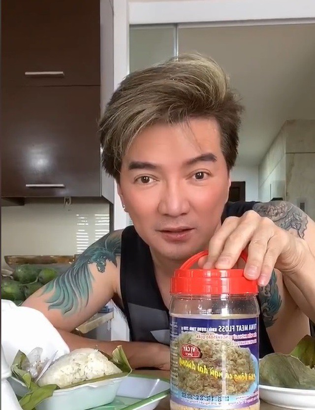 Ánh đèn sân khấu đóng lại, hàng quán online mở ra ảnh 2