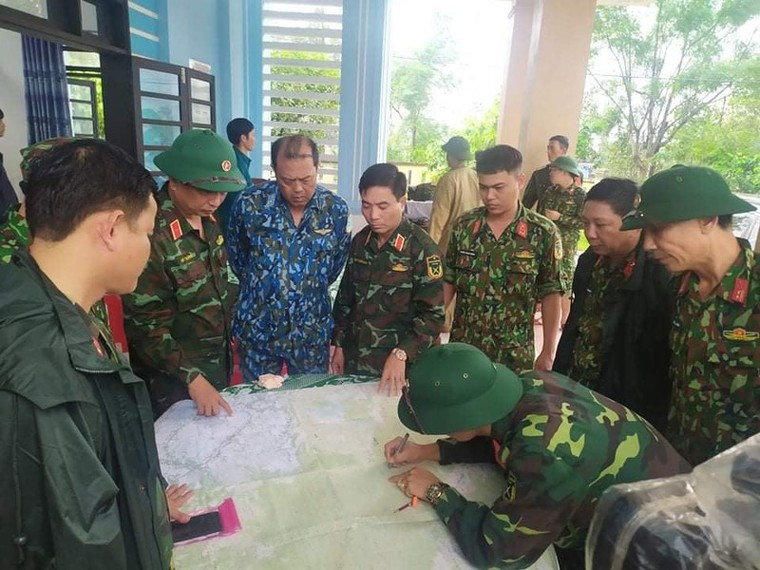 Đi cứu nạn ở thủy điện Rào Trăng 3, 13 cán bộ, chiến sĩ mất liên lạc ảnh 1