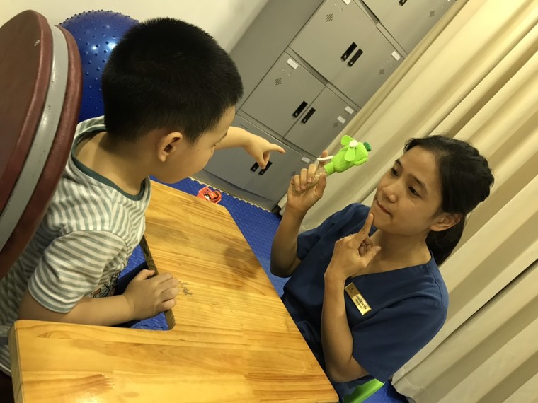 Tạp chí khoa học danh tiếng hàng đầu thế giới công bố nghiên cứu điều trị tự kỷ của Vinmec ảnh 3