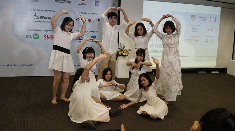 Xóa bạo lực tình dục với người khuyết tật bằng nghệ thuật ảnh 1