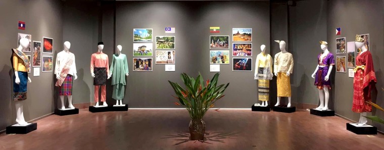 Triển lãm trang phục truyền thống các nước ASEAN 2020 ảnh 2