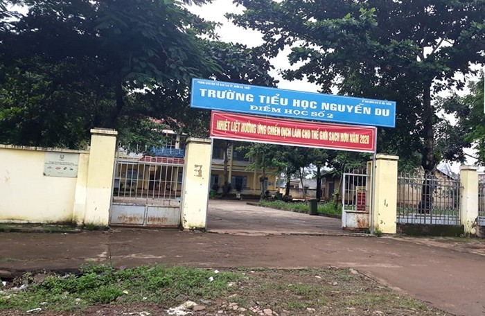 Phạt 3,75 triệu đồng, đình chỉ 3 tháng với cô giáo đánh học sinh bầm tím ảnh 1