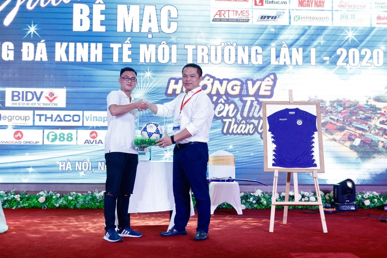 Gala Bế mạc Giải Bóng đá Kinh tế môi trường lần thứ I – 2020 hướng về miền Trung thân yêu ảnh 1