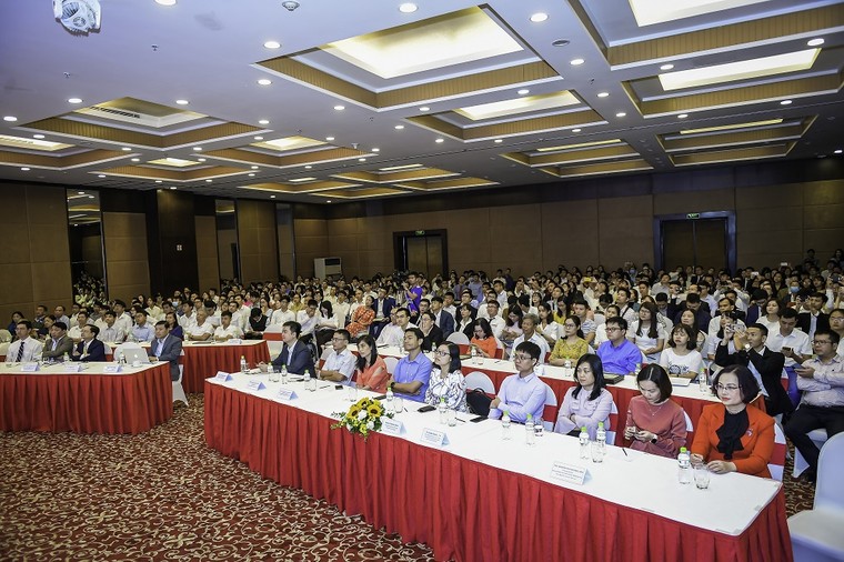 Vingroup trao học bổng gần 40 tỷ đồng đào tạo thạc sĩ, tiến sĩ khoa học công nghệ ảnh 3