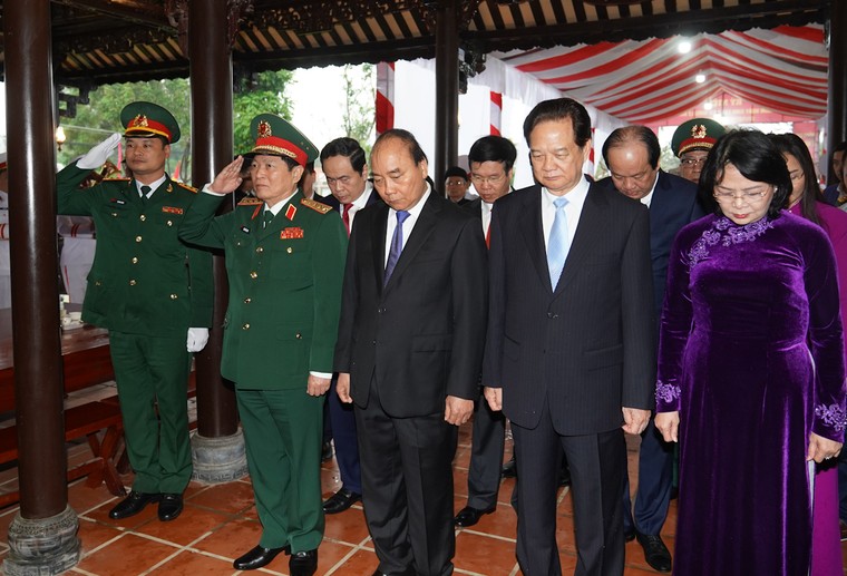 Chùm ảnh: Lãnh đạo Đảng, Nhà nước dâng hương tưởng niệm Đại tướng Lê Đức Anh ảnh 4