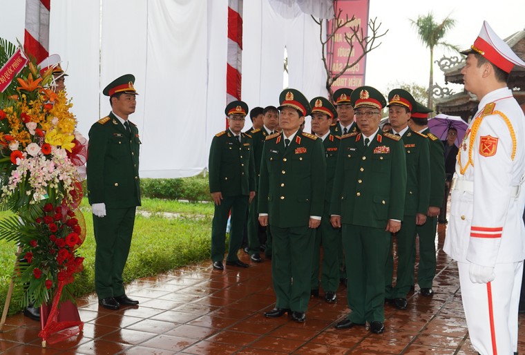 Chùm ảnh: Lãnh đạo Đảng, Nhà nước dâng hương tưởng niệm Đại tướng Lê Đức Anh ảnh 5