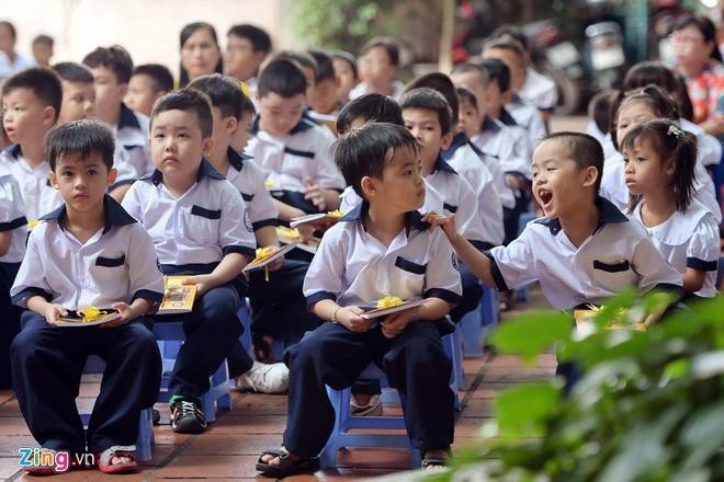 Phụ huynh ở TP.HCM được tham gia thảo luận chọn SGK lớp 2, lớp 6 ảnh 1