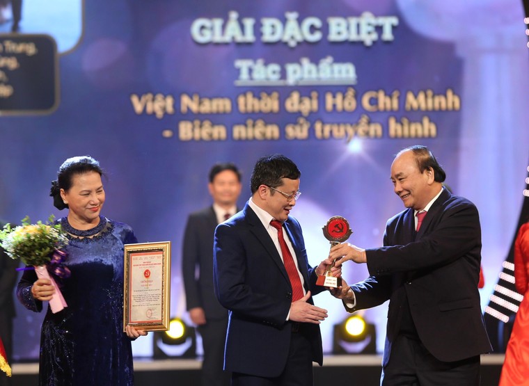 Viết về xây dựng Đảng phải có cách tiếp cận đúng đắn, khách quan ảnh 2