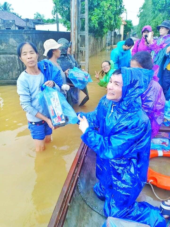 Chàng trai khuyết tật mang hơi ấm truyền khắp thế gian ảnh 6