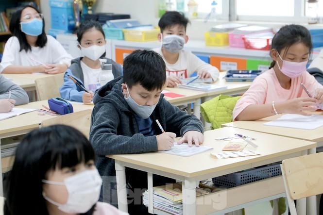 Hơn 2 triệu học sinh Hà Nội trở lại trường ảnh 2