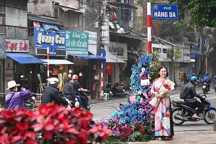 Hơn 100 Cột đèn 'nở hoa' giữa trung tâm Hà Nội ảnh 10