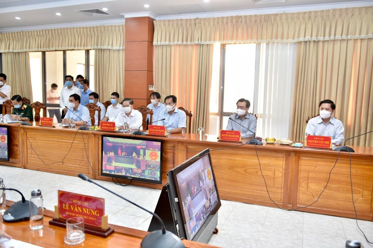 Thủ tướng Phạm Minh Chính triệu tập cuộc họp khẩn với 6 tỉnh biên giới Tây Nam về phòng chống dịch ảnh 1