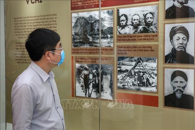 Khai mạc trưng bày chuyên đề 'Người đi tìm hình của Nước' ảnh 1