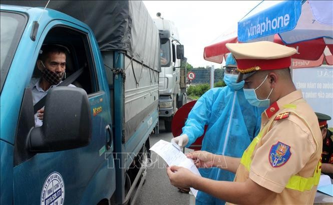 Bộ Y tế đề nghị công nhận xét nghiệm test nhanh COVID-19 với các lái xe chở hàng ảnh 1