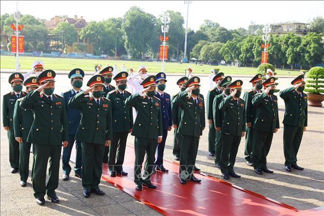 Lãnh đạo Đảng, Nhà nước vào Lăng viếng Bác nhân 74 năm Ngày Thương binh, Liệt sỹ ảnh 5