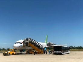 Bamboo Airways điều chuyên cơ đưa đoàn y bác sĩ ĐH Y Dược Huế tiếp viện Đồng Nai chống dịch ảnh 3