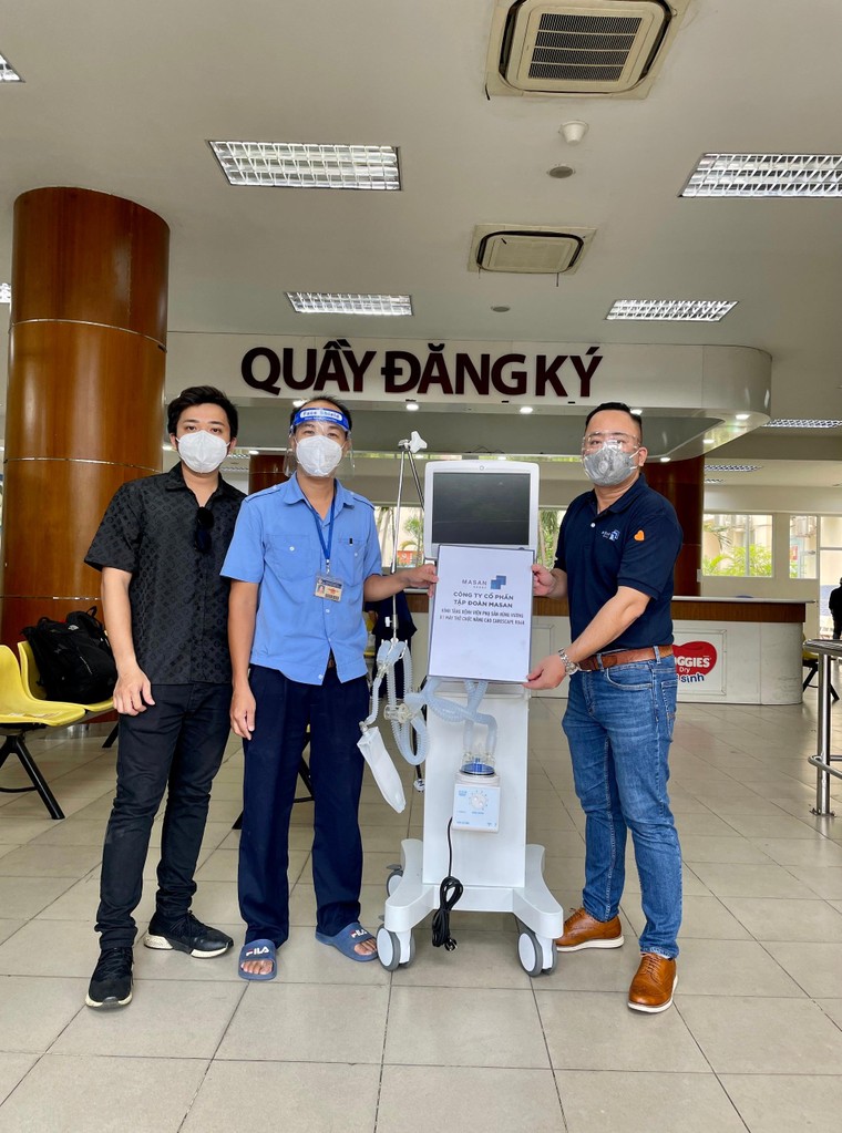 Masan trao tặng trang thiết bị y tế, nhu yếu phẩm và kinh phí ủng hộ chống dịch lên tới 250 tỷ đồng ảnh 1