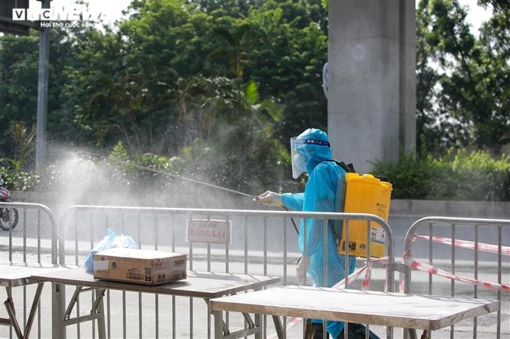 Hà Nội tìm người từng đến trường Tiểu học Đặng Trần Côn nhận sách giáo khoa ảnh 1