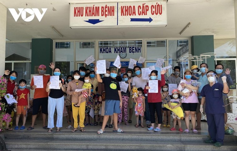 Đà Nẵng cứu sống trẻ sơ sinh bị ngạt thở, phơi nhiễm COVID-19 ảnh 2