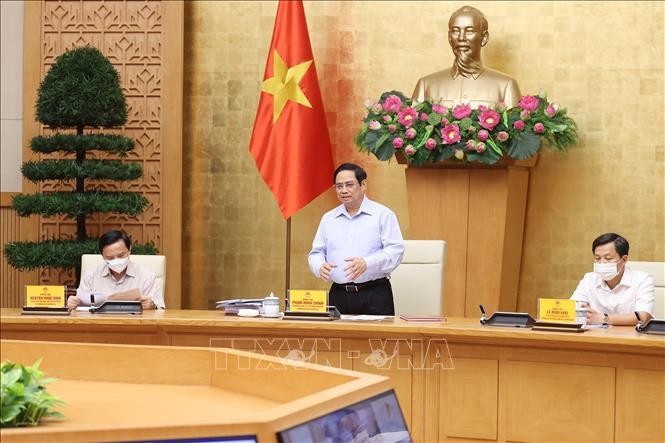 Thủ tướng chủ trì làm việc giữa Ban Chỉ đạo Quốc gia phòng, chống dịch COVID-19 với các địa phương ảnh 2