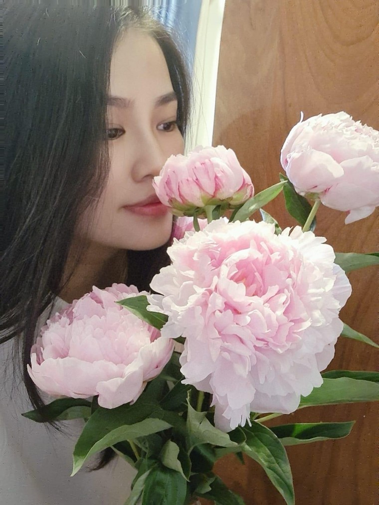 Nhà báo Ngọc Trâm ra mắt sách về những phận đàn bà chìm nổi ảnh 4