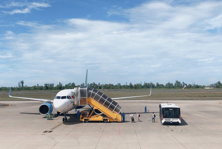 Bamboo Airways khai thác chuyến bay khứ hồi đặc biệt đưa y bác sĩ từ Huế vào miền Nam chống dịch ảnh 5