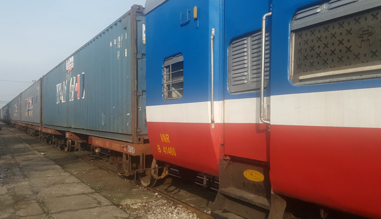 Từ 13/10, ngành Đường sắt chạy tàu khách tuyến Bắc – Nam, Hà Nội – Hải Phòng ảnh 1