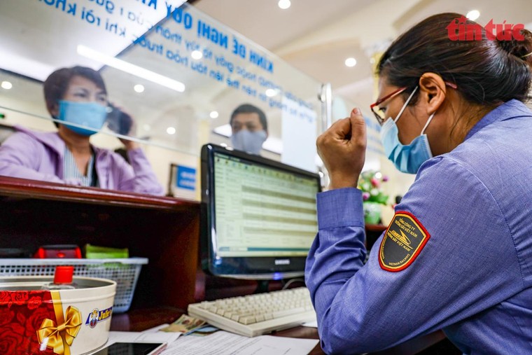 Cận cảnh ga Hà Nội ngày đầu tiên bán vé trở lại ảnh 4