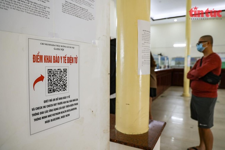 Cận cảnh ga Hà Nội ngày đầu tiên bán vé trở lại ảnh 3