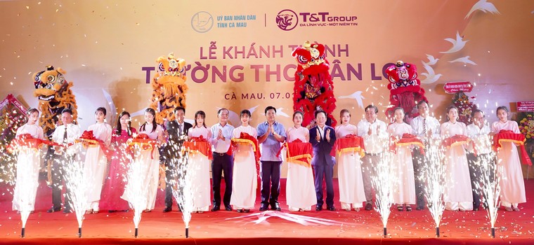T&T Group hỗ trợ 3,5 tỷ đồng giúp học sinh nghèo học giỏi của tỉnh Hà Tĩnh vào đại học ảnh 1
