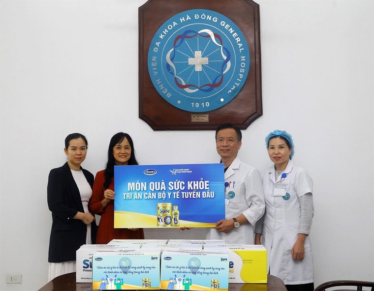 Vinamilk Sure Prevent Gold tri ân những chiến sĩ áo trắng luôn là vùng xanh của người dân Việt Nam ảnh 2