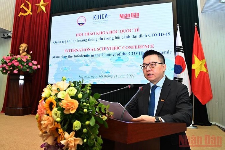 Quản trị khủng hoảng thông tin trong bối cảnh đại dịch COVID-19 ảnh 1