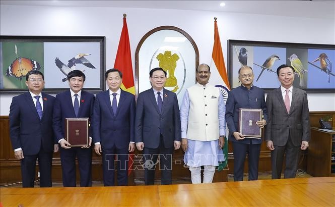 Văn phòng Quốc hội Việt Nam và Văn phòng Hạ viện Ấn Độ ký Ghi nhớ hợp tác ảnh 2