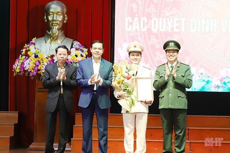 Công an Hà Tĩnh điều động, bổ nhiệm, biệt phái 11 trưởng, phó phòng ảnh 2