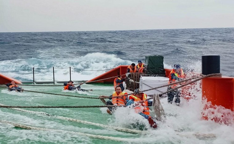 Nhiệm vụ nào dưới đây của Cảnh sát biển Việt Nam được quy định trong Luật Cảnh sát biển Việt Nam? 